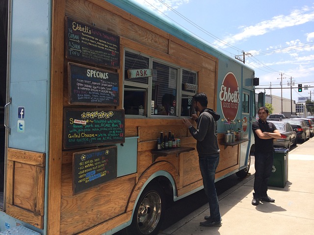 A food truck, restaurants in Brentwood, TN and Franklin, dining, shopping, community and things to do in Downtown Franklin, TN.